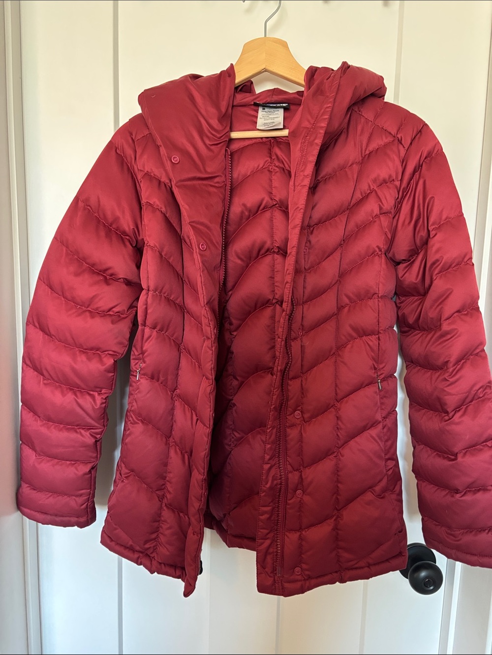 Patagonia Women's Deep Red Hooded Puffer Coat